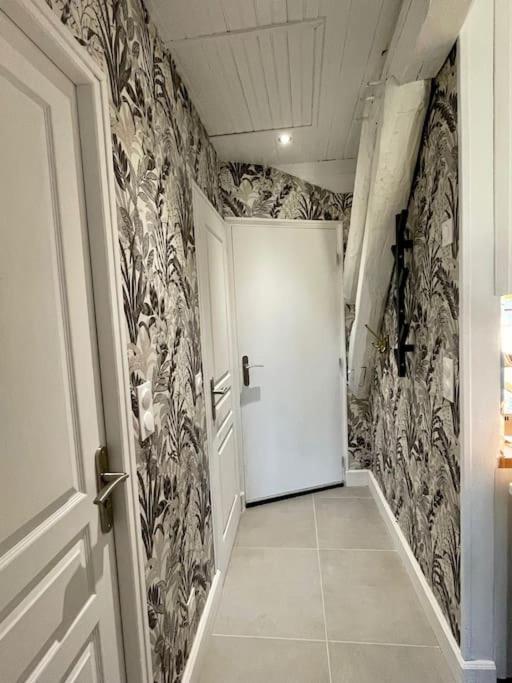 Appartement En Plein Centre Ville Milly-la-Foret Exteriör bild