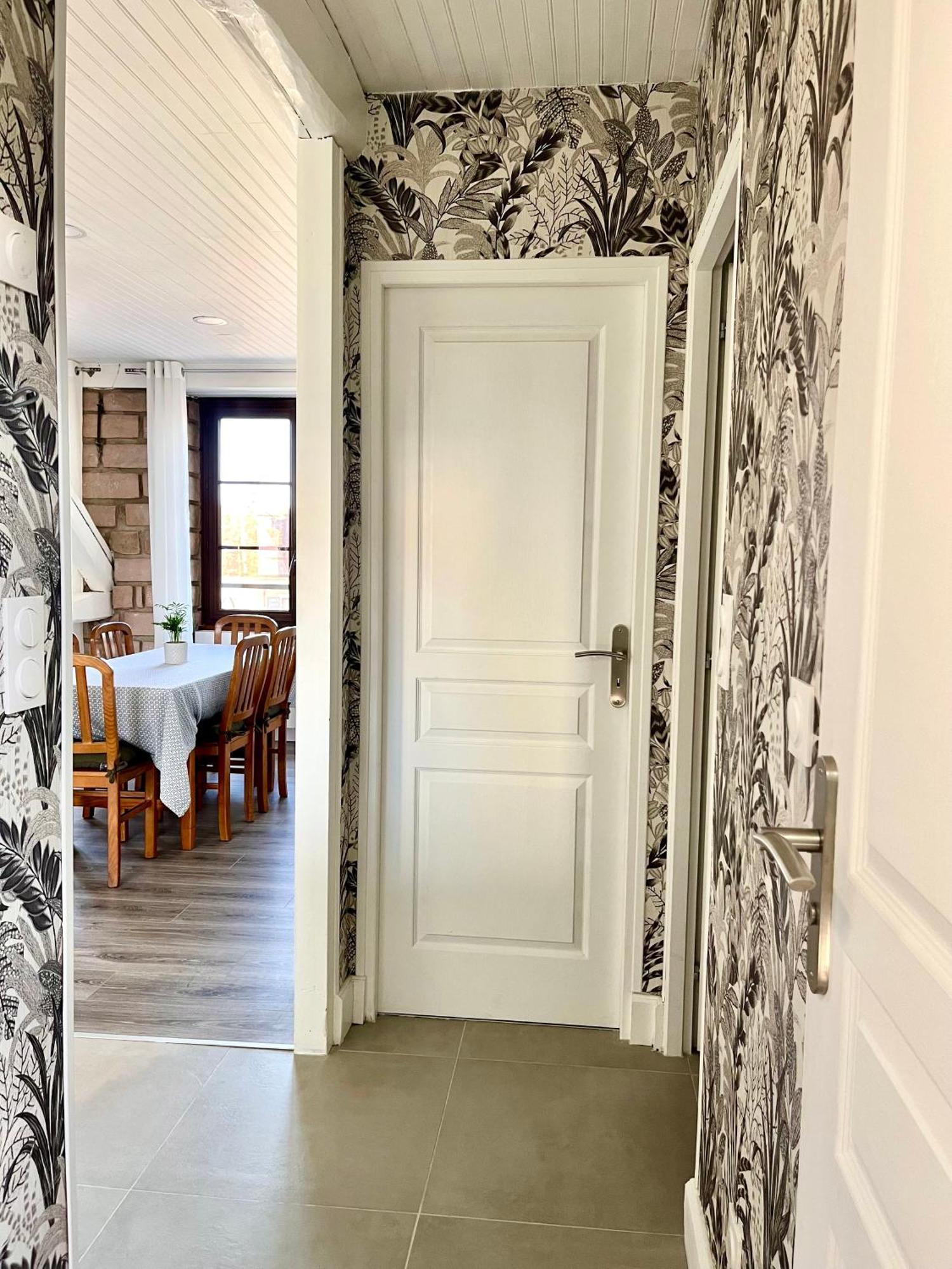 Appartement En Plein Centre Ville Milly-la-Foret Exteriör bild